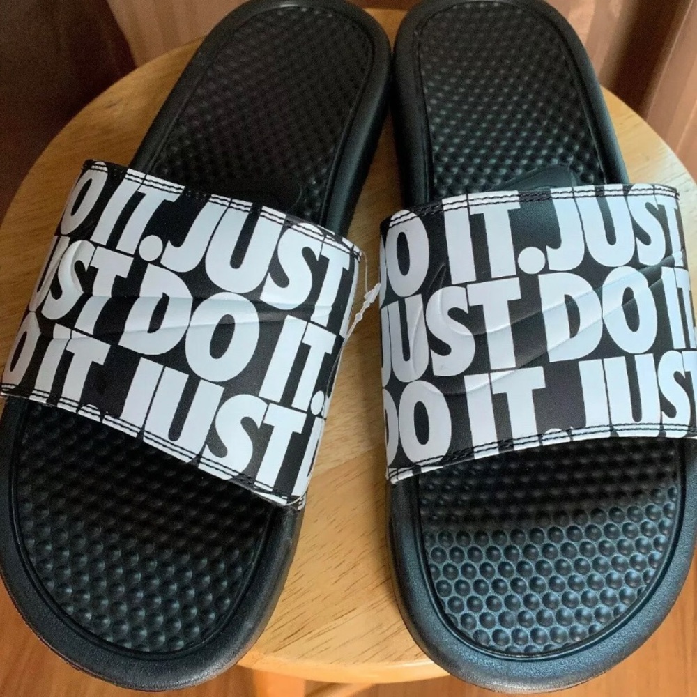Nike Men’s Slide size 12